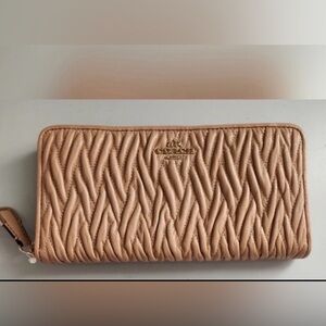 Coach Madison Gathered Twist Leather Accordion Zip Wallet – Nude Blush